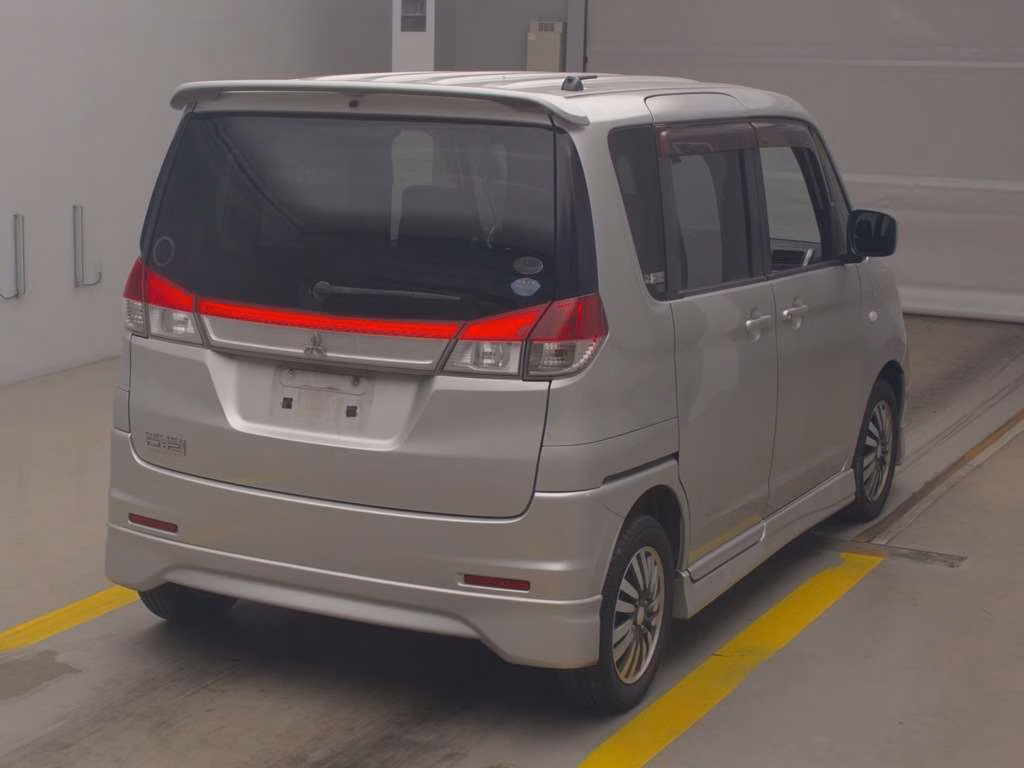 MITSUBISHI DELICA D:2