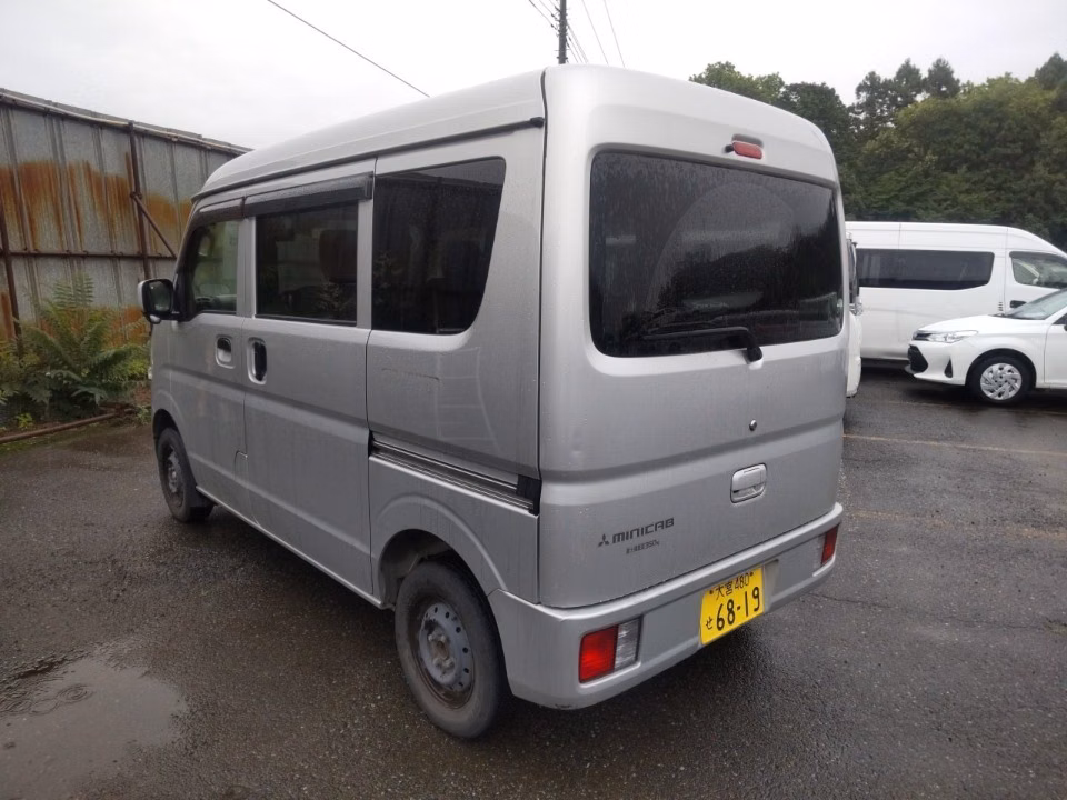 MITSUBISHI MINICAB