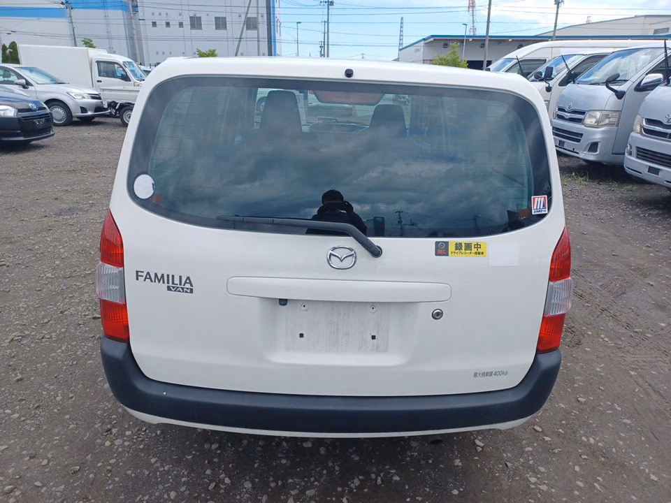 MAZDA FAMILIA