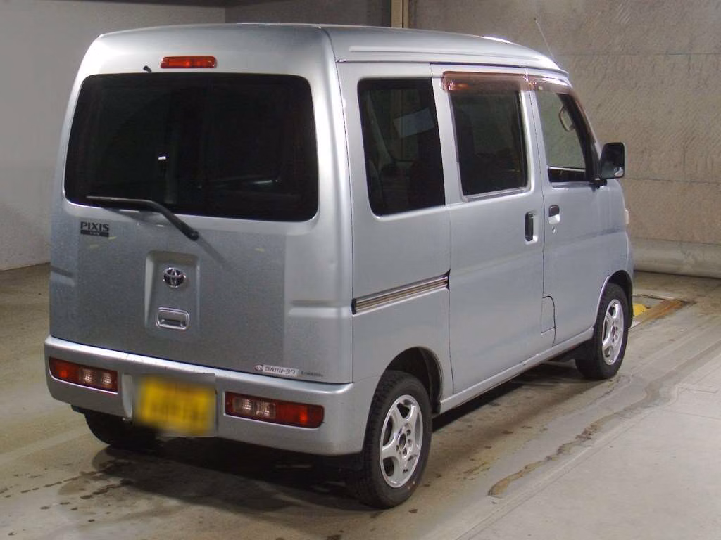 TOYOTA PIXIS VAN