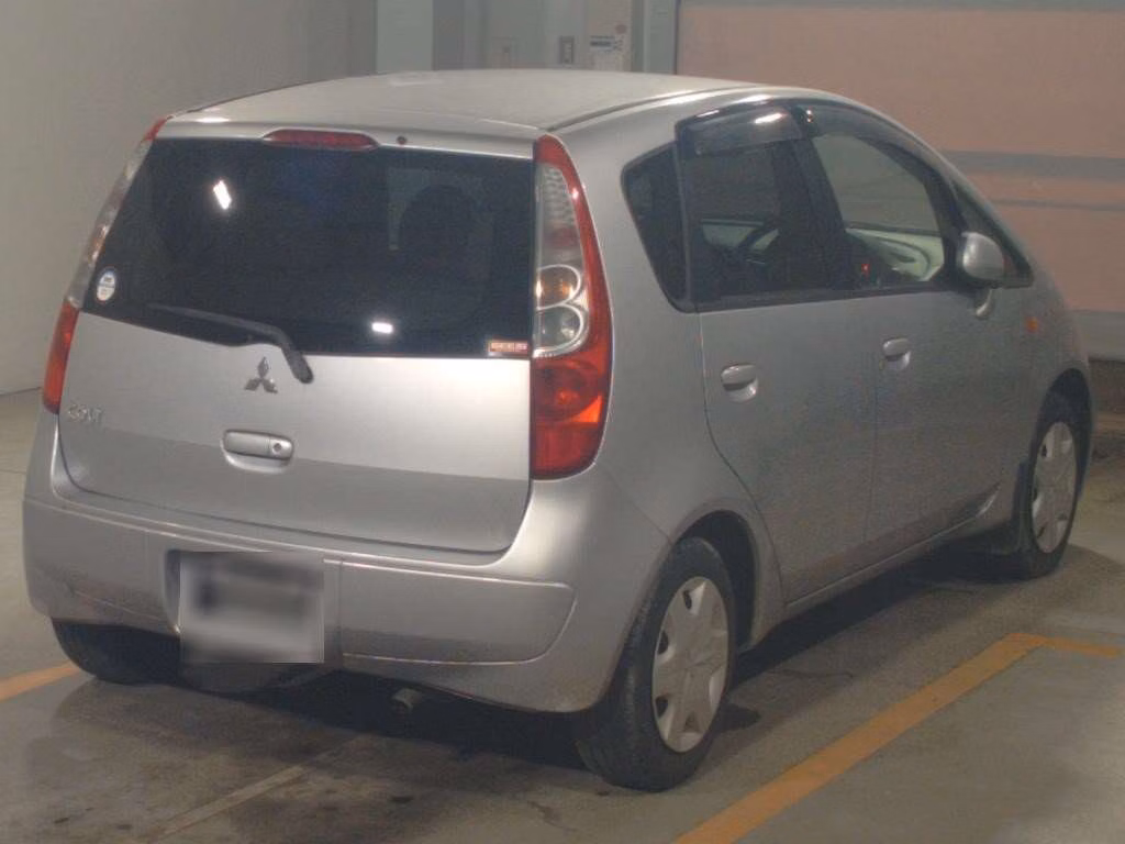 MITSUBISHI COLT