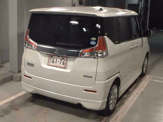 MITSUBISHI DELICA D:2