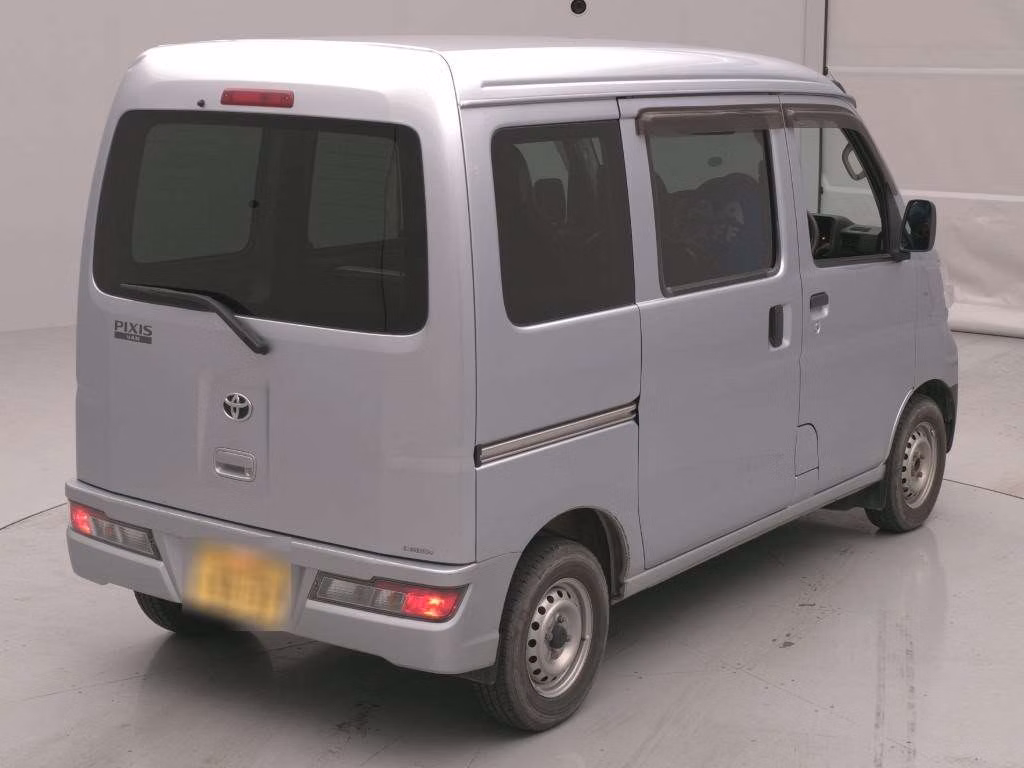 TOYOTA PIXIS VAN