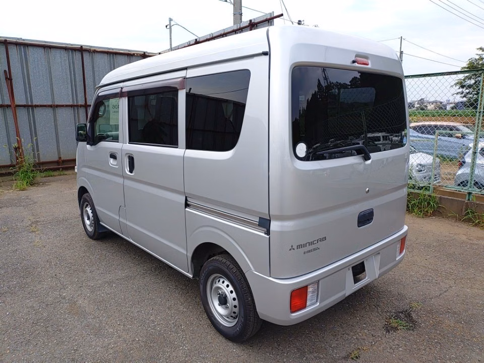 MITSUBISHI MINICAB