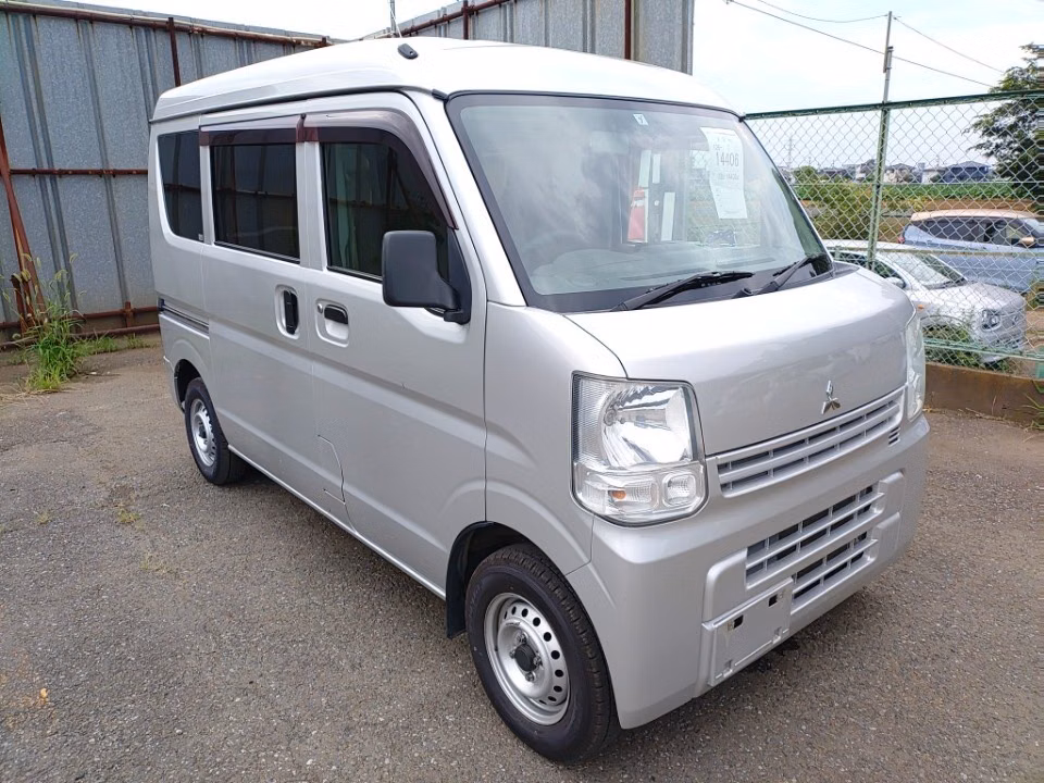 MITSUBISHI MINICAB
