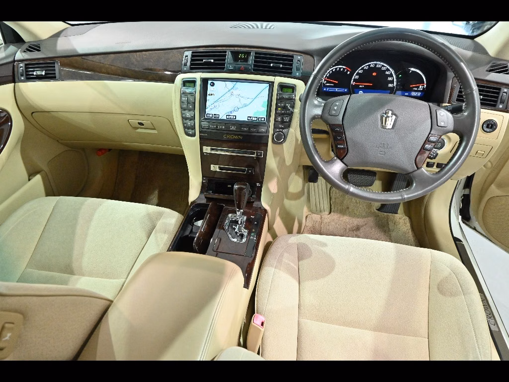 TOYOTA CROWN