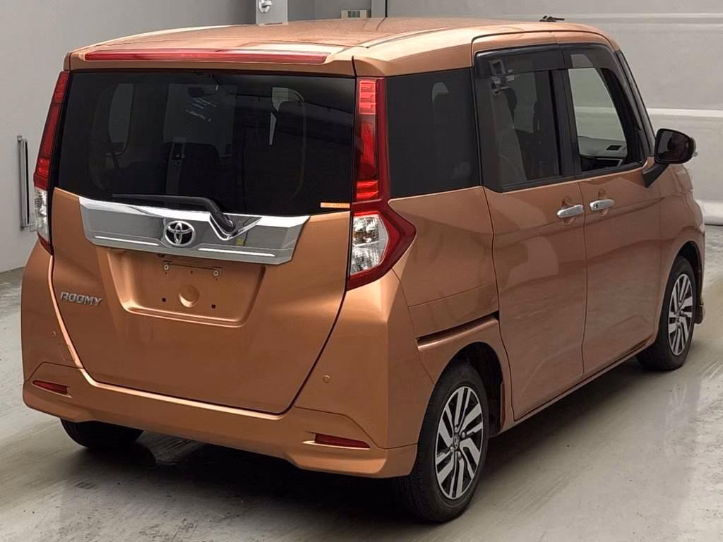 TOYOTA ROOMY