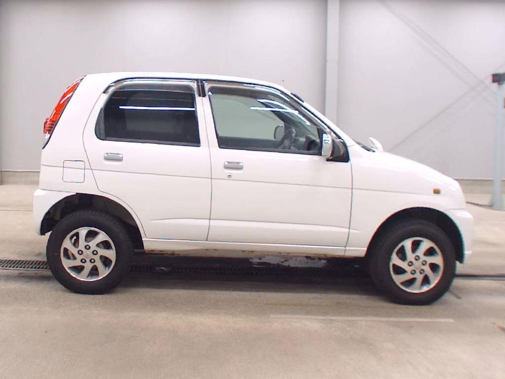 DAIHATSU TERIOS KID