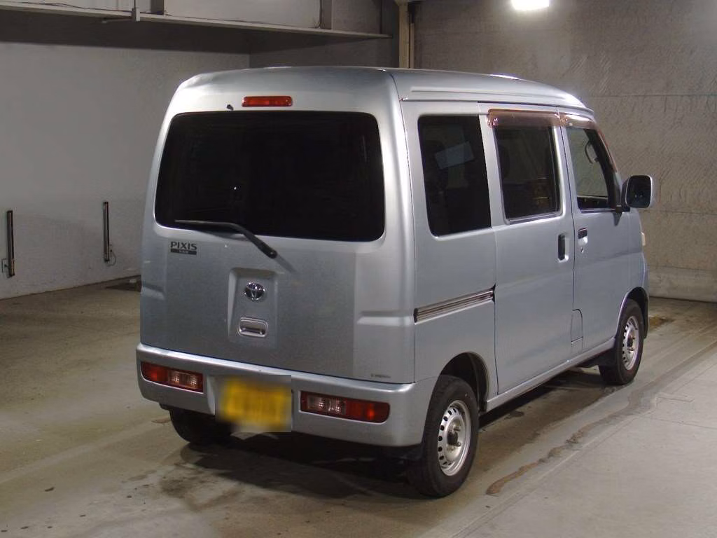 TOYOTA PIXIS VAN