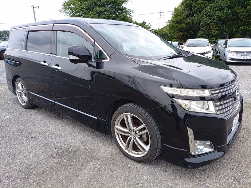 NISSAN ELGRAND