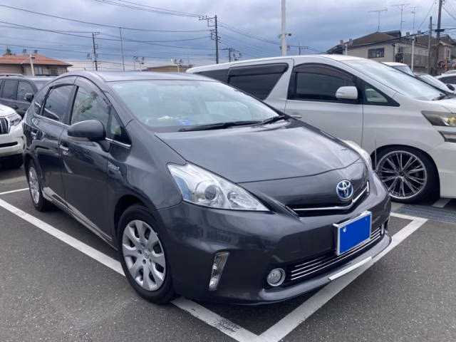 TOYOTA PRIUS ALPHA