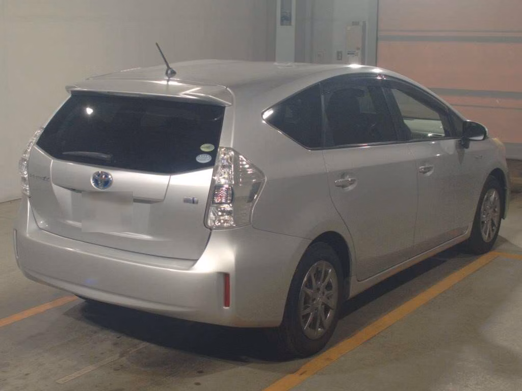 TOYOTA PRIUS ALPHA