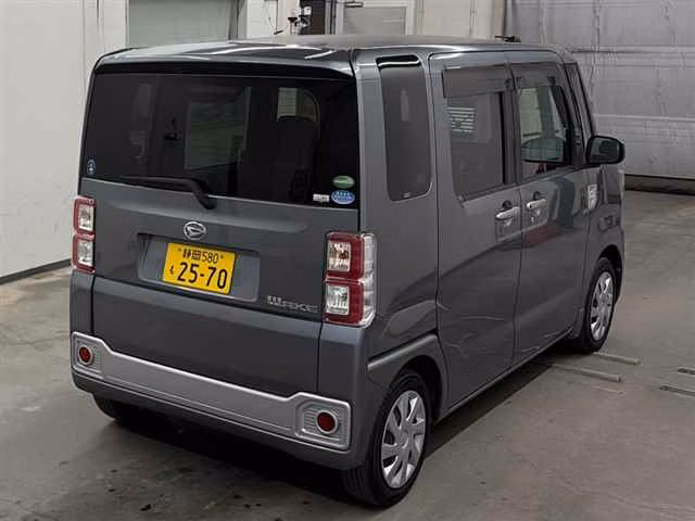 DAIHATSU WAKE