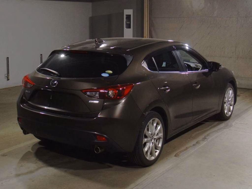 MAZDA AXELA