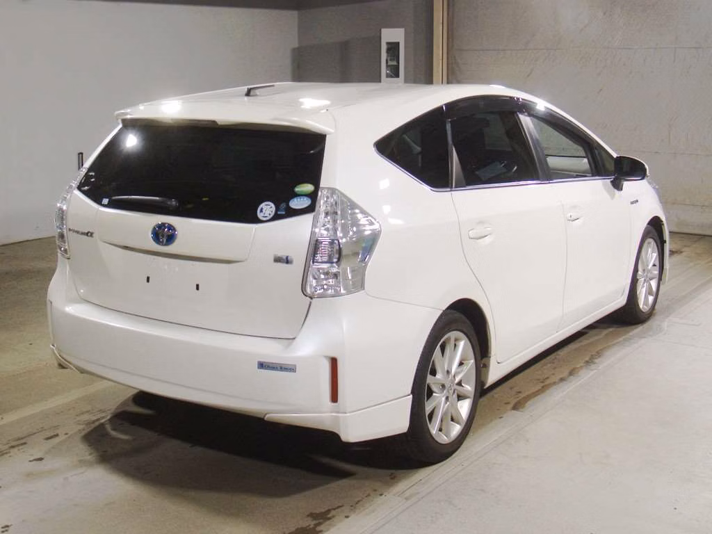 TOYOTA PRIUS ALPHA