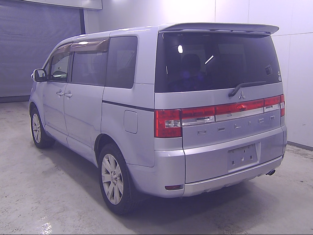 MITSUBISHI DELICA D:5