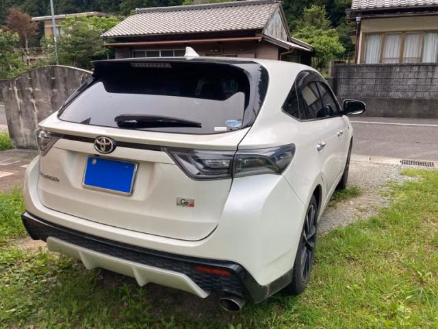 TOYOTA HARRIER