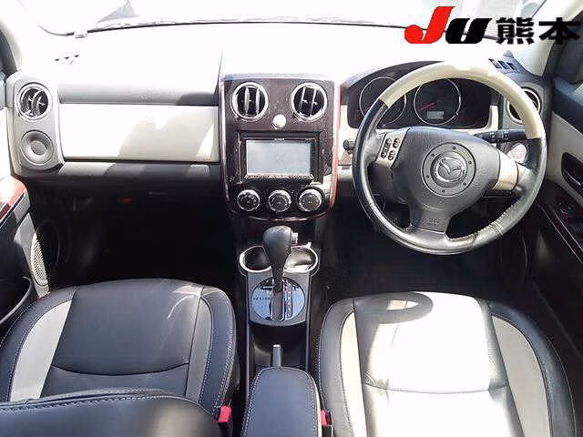 MAZDA VERISA