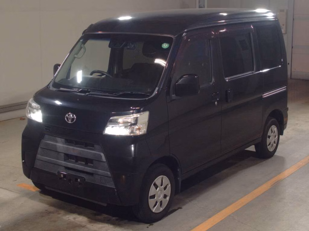 TOYOTA PIXIS VAN