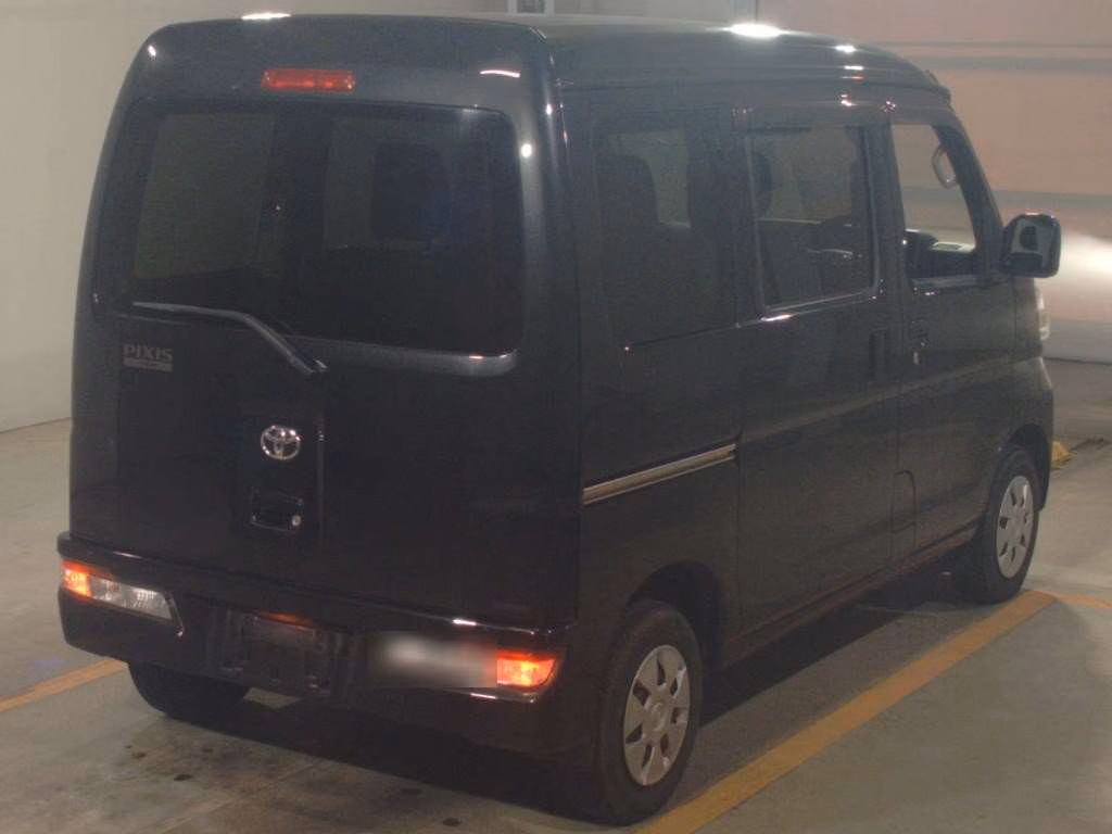 TOYOTA PIXIS VAN
