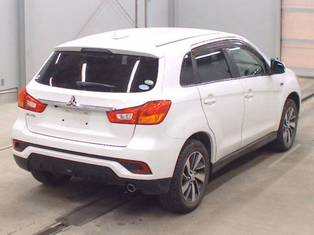 MITSUBISHI RVR