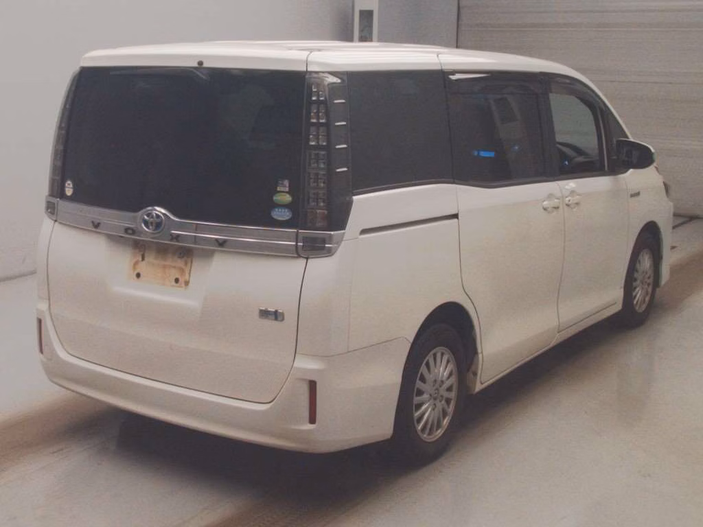 TOYOTA VOXY