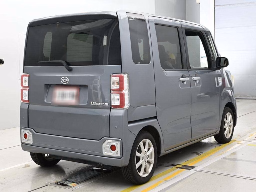 DAIHATSU WAKE
