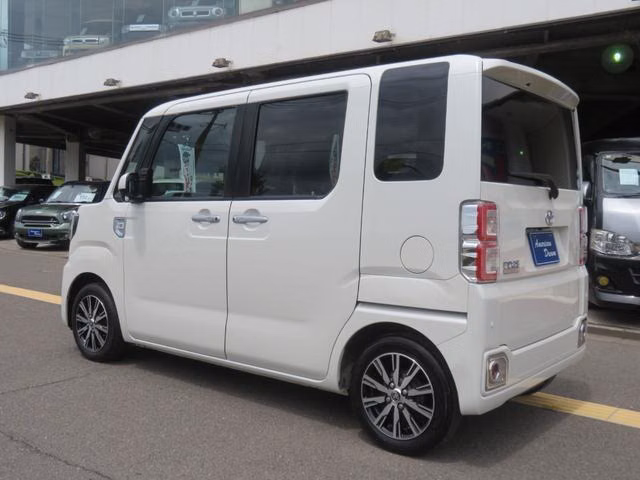 TOYOTA PIXIS MEGA