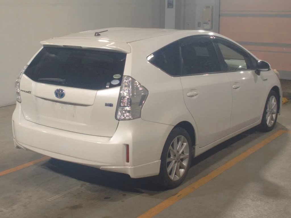 TOYOTA PRIUS ALPHA