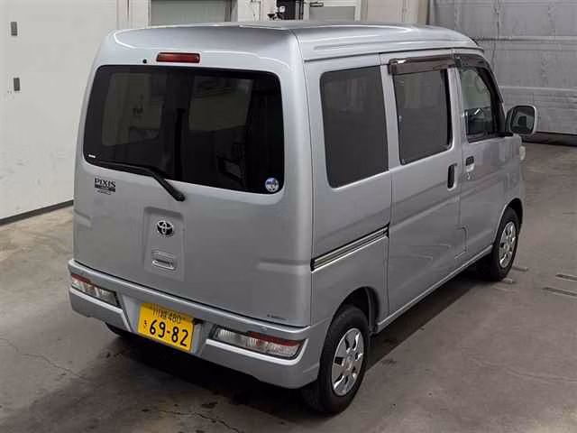 TOYOTA PIXIS VAN