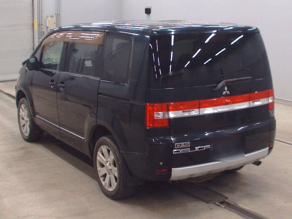 MITSUBISHI DELICA D:5