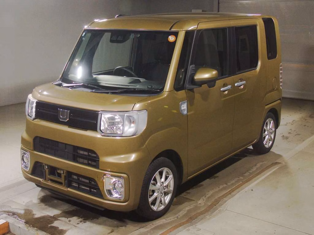 DAIHATSU WAKE