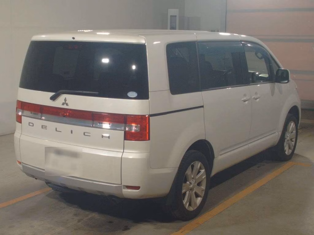 MITSUBISHI DELICA D:5