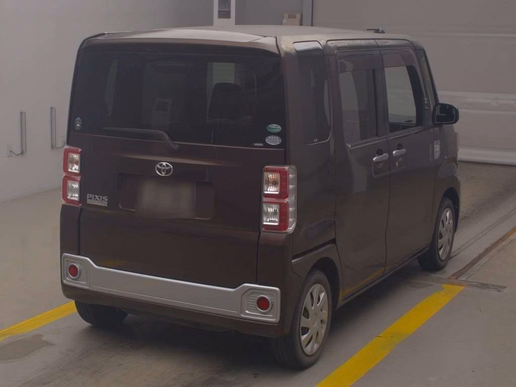 TOYOTA PIXIS MEGA