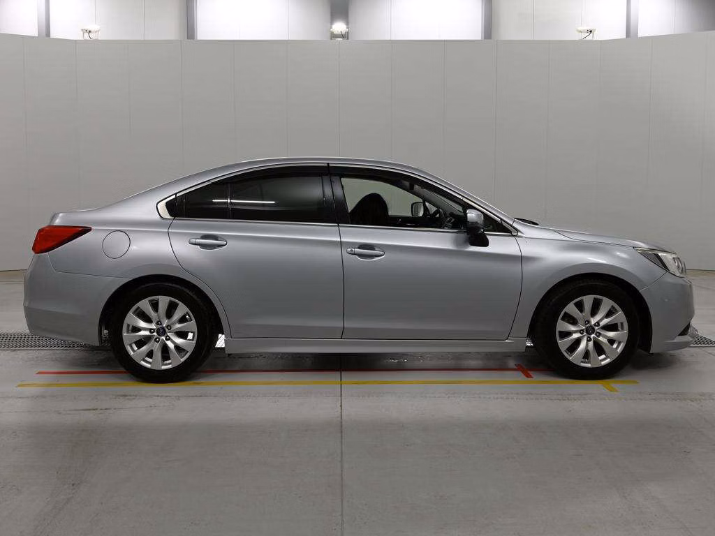 SUBARU LEGACY B4