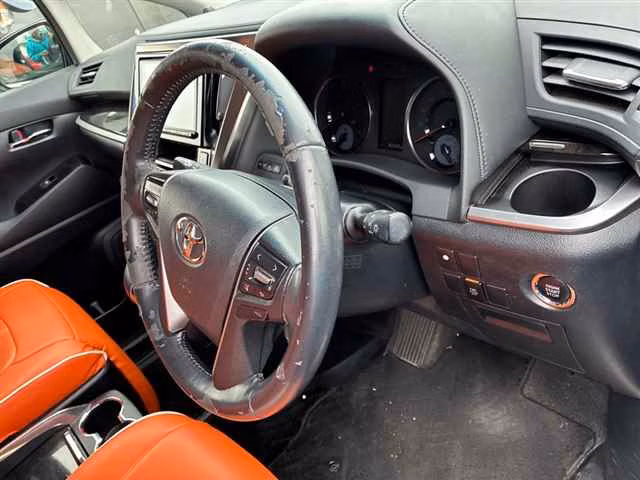 TOYOTA VELLFIRE
