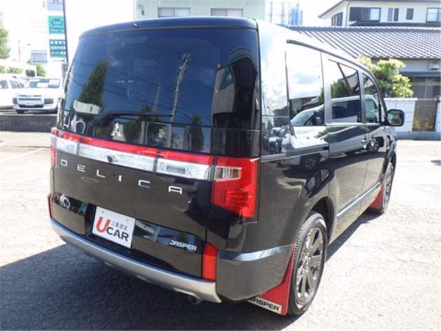 MITSUBISHI DELICA D:5