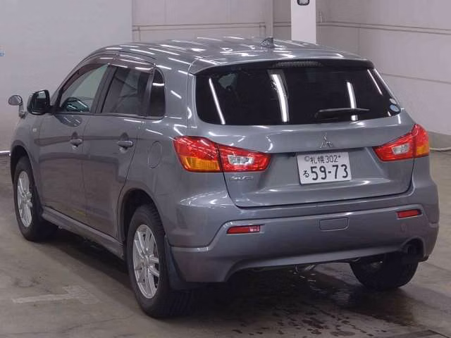 MITSUBISHI RVR