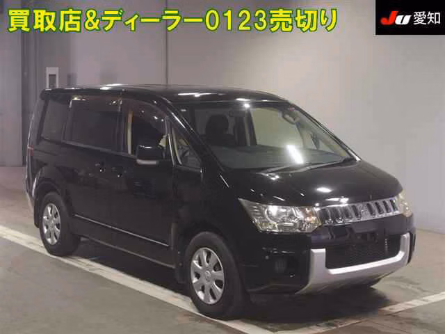 MITSUBISHI DELICA D:5