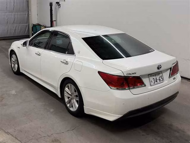 TOYOTA CROWN