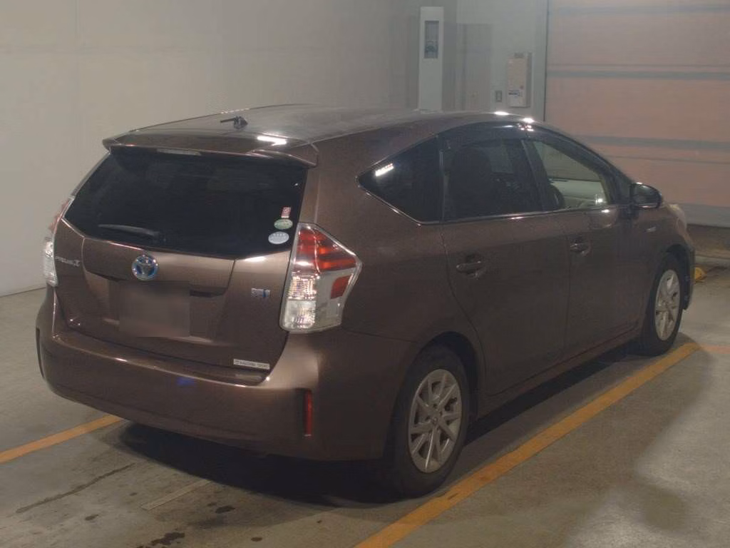 TOYOTA PRIUS ALPHA
