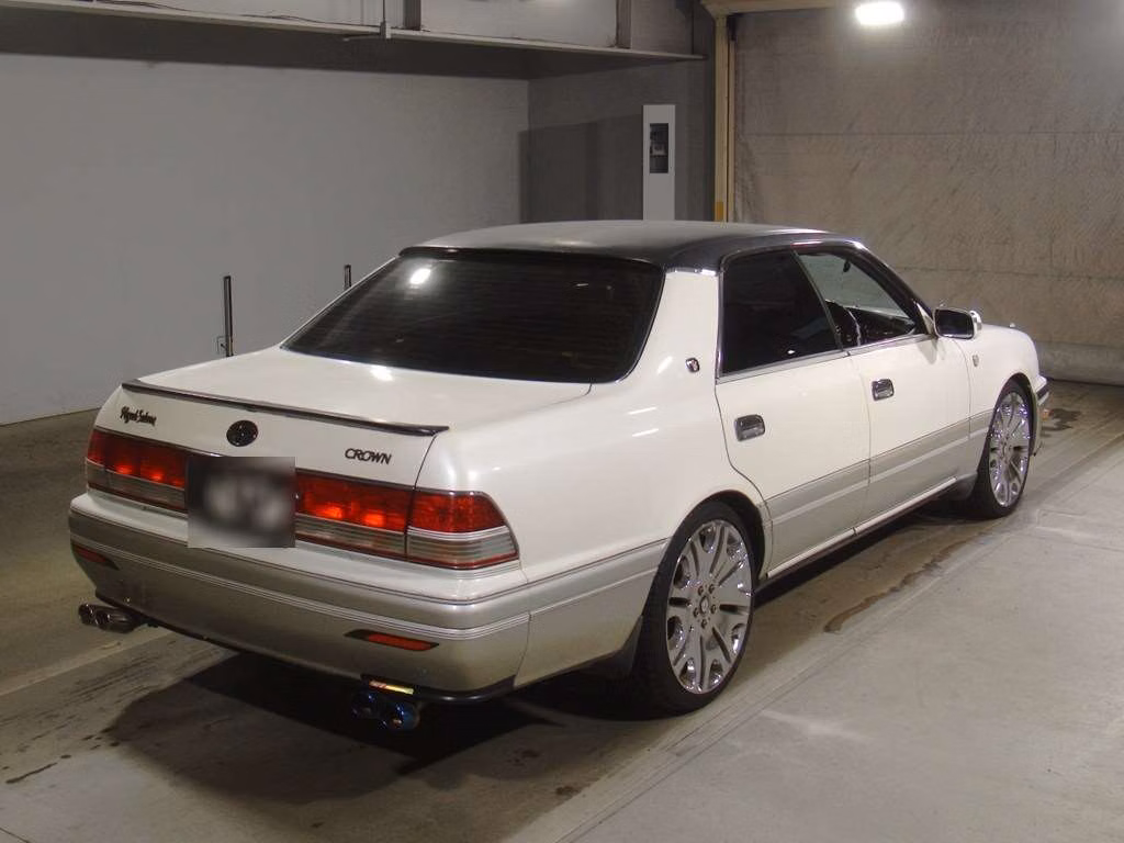 TOYOTA CROWN