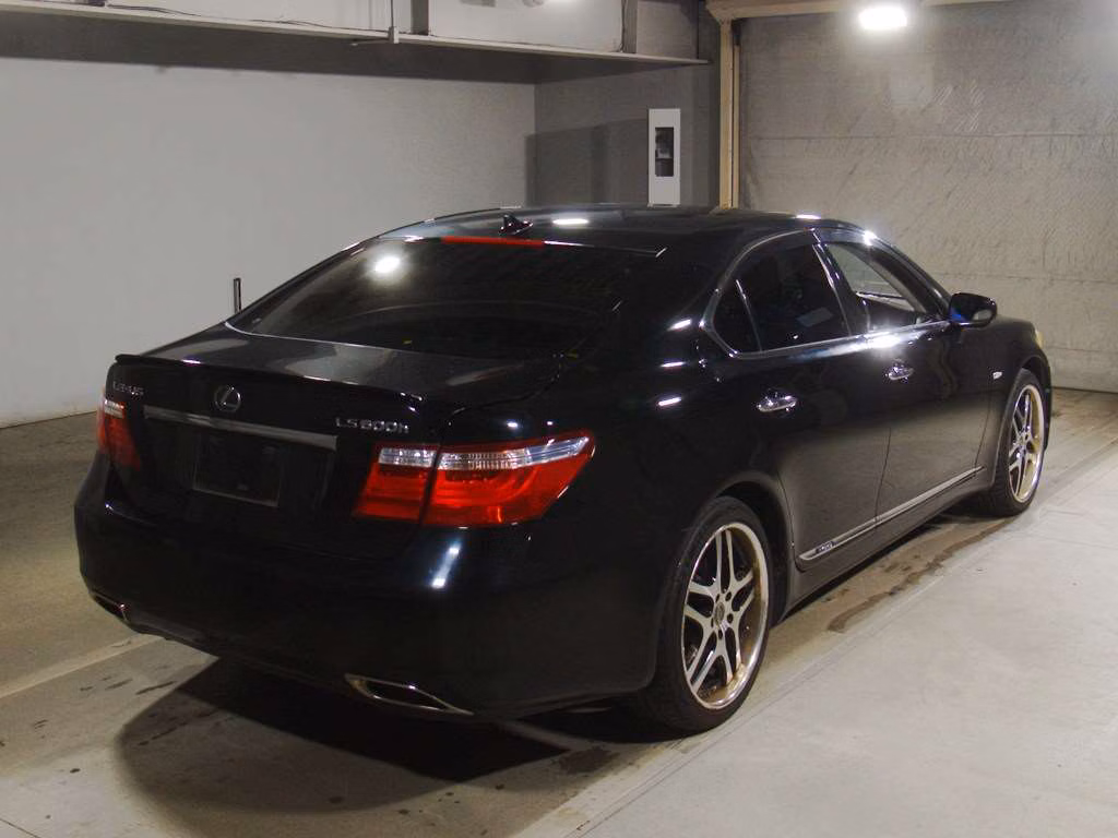 LEXUS LS600H