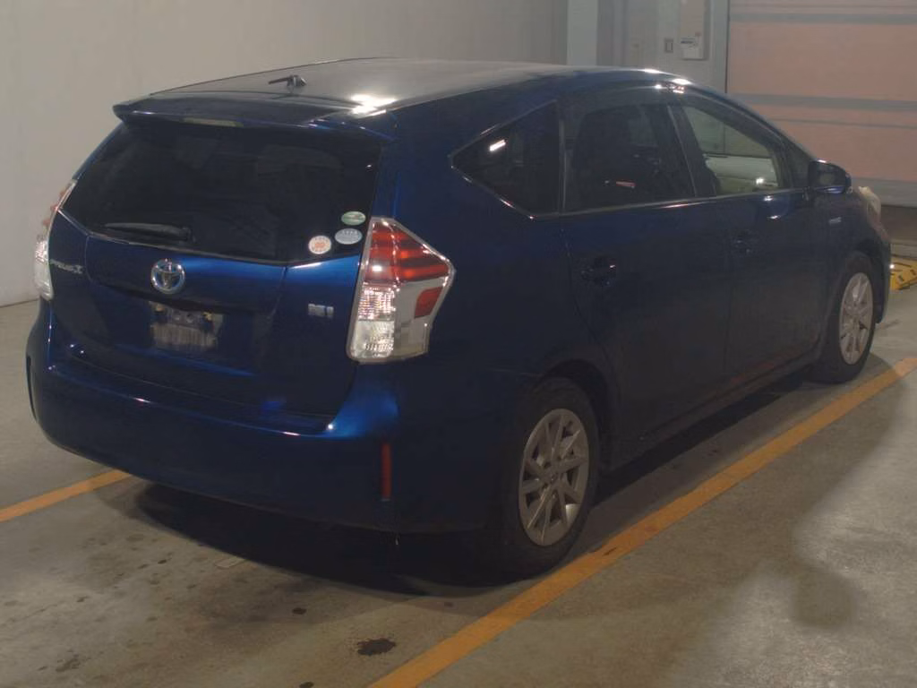 TOYOTA PRIUS ALPHA
