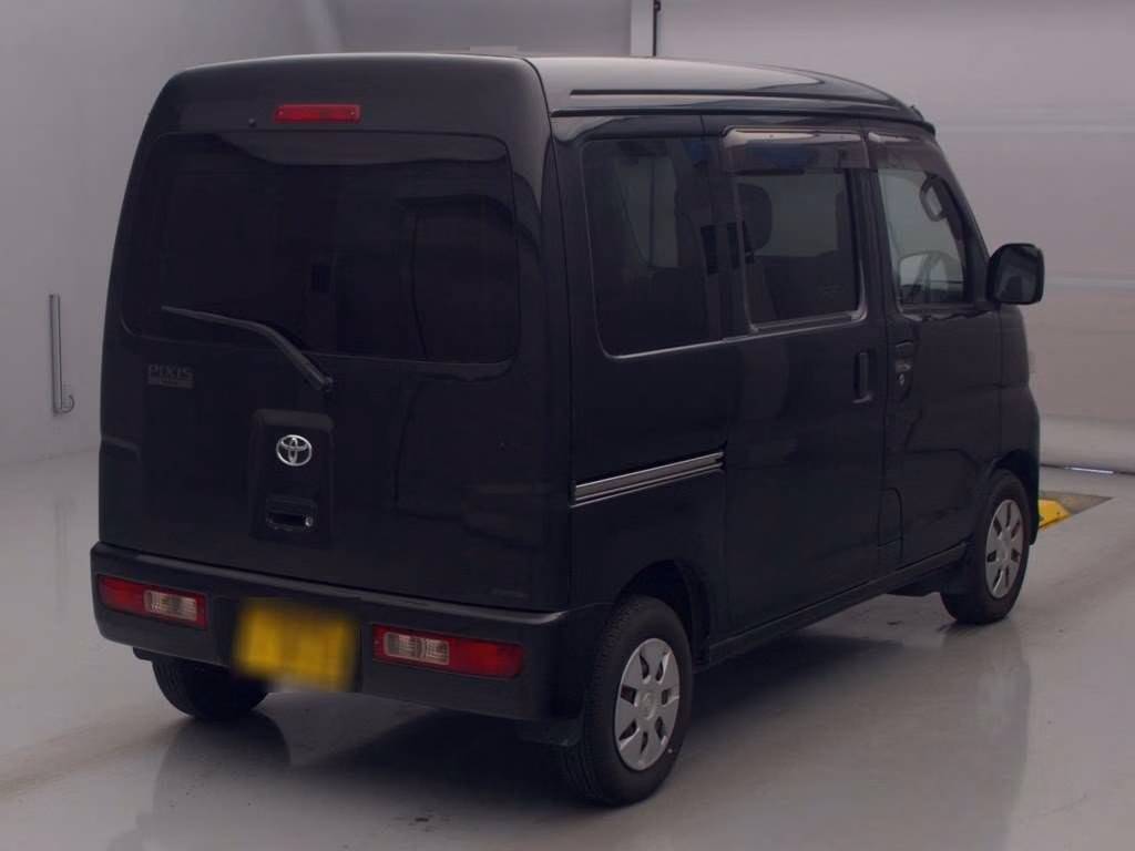 TOYOTA PIXIS VAN