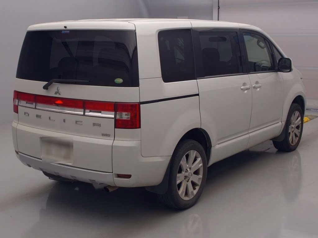 MITSUBISHI DELICA D:5