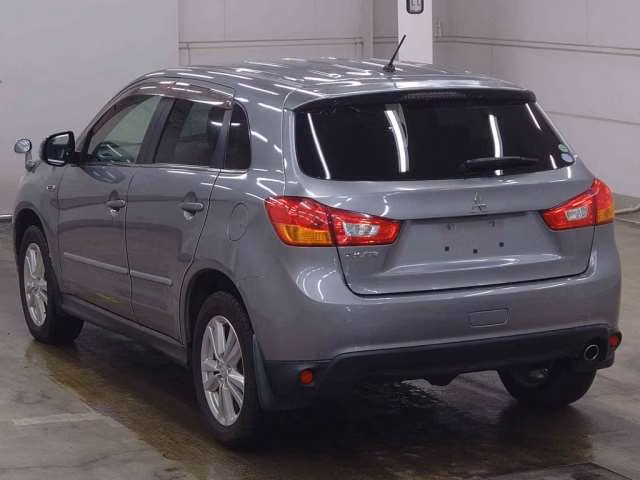 MITSUBISHI RVR