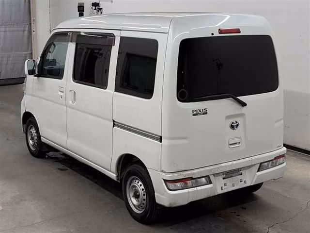 TOYOTA PIXIS VAN