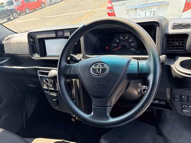 TOYOTA PIXIS VAN