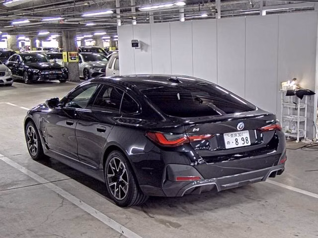 BMW I4